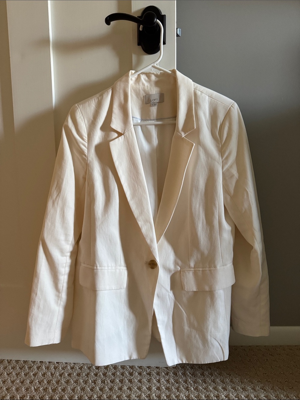 LOFT Cream Single-Button Notch-Lapel Blazer